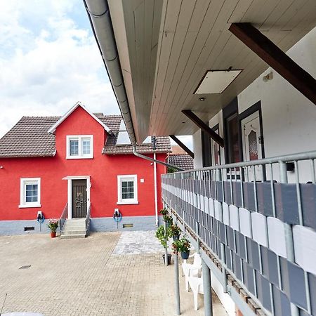 Gaestehaus Viktoriya Nur Wenige Minuten Zum Europa-Park Hotel Rust Exterior photo